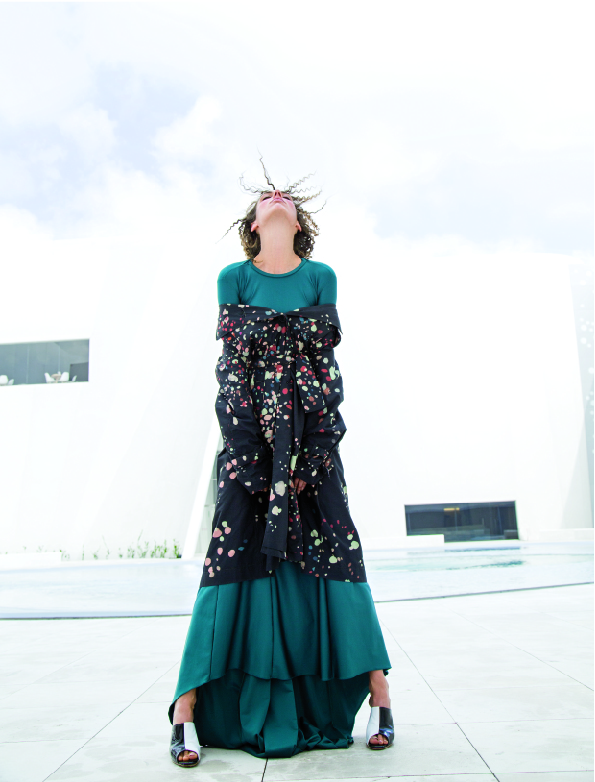 Alexia Ulibarri en Revista Elle México - Trench Coat